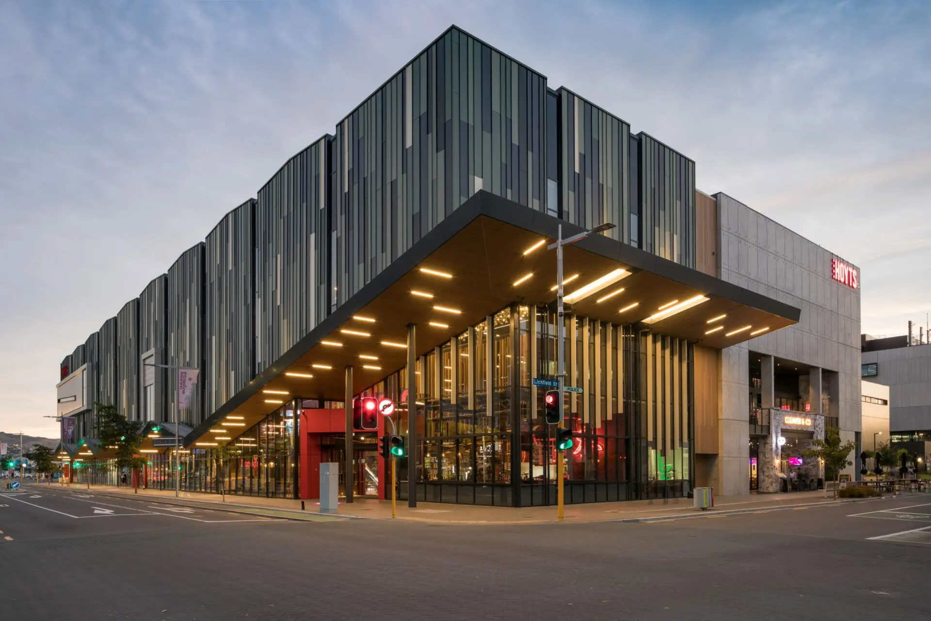 hoyts - image 4